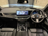 ☆センターパネルを運転席側に僅かに傾けたBMW独特のインパネ☆【駆け抜ける歓び】はここからもスタートしております☆