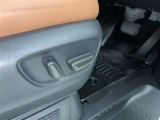 パワーシート搭載。微妙な調整が手軽にでき、ピッタリのポジションで運転することが可能です。