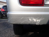 傷が気になるお客様は是非、現車を見にお越しいただければ思います。スタッフがお客様のご不安を払拭できるように誠心誠意ご案内させて頂きます。