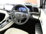 高級感のある運転席回り♪乗っていて落ち着けるデザインです。もちろん使い勝手もとても良いです。