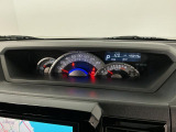 【メーターパネル】シンプルなデザインのメーターパネルは視認性が良く、必要な情報を運転手に分かりやすく伝えてくれます♪