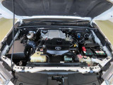 2400ccディーゼルエンジンです。