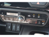 オートエアコン付です。簡単操作で快適に車内温度をコントロールします。