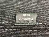 車両側方からの衝撃を緩和するSRSサイドエアバッグ(運転席/助手席)に加えて,SRSカーテンシールドエアバックも標準装備