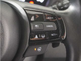 ◆アダプティブクルーズコントロール◆予め設定した車速内でクルマが自動的に加減速。前走車との適切な車間距離を維持しながら追従走行します。【LKAS】車線維持支援システムでステアリング操作を支援。