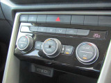 2ゾーンオートエアコンで運転席・助手席側と異なった温度設定が可能になりました!