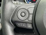 ステアリングスイッチ付き。前方から目を離すことなく操作することが可能です。