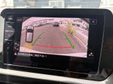 ガイドライン付きバックカメラで安全な駐車をサポート。