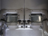 重い荷物もスロープと電動ウインチで楽に積載。車いす以外の荷物もウインチでしっかり固定できるので安心です♪