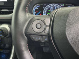 ステアリングスイッチ装備!運転しながら手元でオーディオの操作などができます。