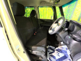 運転席シート廻りは使用感も少なく、良好な状態となっています。丁寧に使われていたことがよくわかりますね。