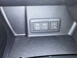 スマートフォンやお手持ちの機器のバッテリー残量が少なくなっても、運転中に充電ができるので安心ですね!