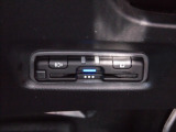 ETC車載器付きで、高速道路への乗り降りもスムーズです。音声ガイドタイプなので、ゲート通過時や利用料金、カードの有効期限などを音声で案内してくれます。