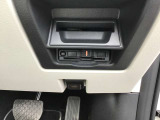 ★★★ETC車載器本体専用のスペースに格納しております。足元の邪魔にはなりません★★★