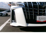 LEDフォグランプ付き。悪天候時にヘッドランプの明かりを補助。優れた安全性の確保に寄与します。