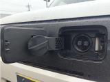 CHAdeMO 50kW対応。約30分で満充電が可能で、おでかけ先でも短時間で充電ができて安心です。