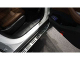 メルセデスジャパンが定めるサーティファイドカー(認定中古車)として登録を致しますので、納車時にはタイヤやバッテリー等も規定以下の数値であれば、整備代金を頂かず、無償で交換となります。ご安心下さい。