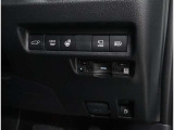 ETC!料金所も止まる事無くスイスイです!窓を開ける必要も無いので雨や花粉、排気ガスの浸入もありません!今や必需品ですネ!