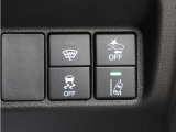 ホンダセンシングが装備されています。アダプティブレーダークルーズやレーンキープアシスト、車線逸脱防止機能なども備えていて、ロングドライブも快適で安全にお楽しみいただけます。