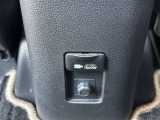 家庭用と同じコンセント(AC100V・1500W)を車内に設置。パソコンなどの電気製品に対応し、走行中も使用することが出来ます。また、停電などの非常時にも使える便利な機能です!