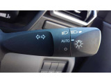 ライトもAUTO機能が付いていて、暗くなると自動で点灯し、明るくなると自動で消灯するので、大変お役にたちますよ!!