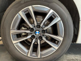 BMWならではの卓越した走りを支えるホイールと足回りです!日本車の走りに慣れている方にもぜひ体感して頂きたいほど、高いレベルでまとまっています!
