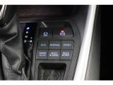 電動パーキングブレーキ採用してます。