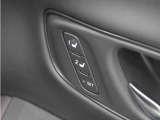 ◆ドライビングポジションシステム◆HondaスマートキーでDRIVER1・DRIVER2のそれぞれにシート位置を記憶でき、乗車時に使用キーを判別して自動で調整を行います。