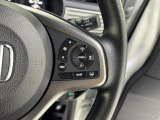 【HondaSENSING】クルーズコントロールの設定や車間距離設定、レーンキープなどステアリング部で操作が出来ます。