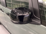 収納スペースが多く、日常の荷物や買い物にも対応。使い勝手の良い設計で、軽自動車とは思えない収納力を発揮します。【N-BOXジョイ】