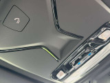 SOSコール装備です。緊急時は遠慮なく押してください。BMWメーカーエマージェンシーに直結致します。