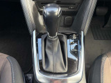 オートマチックトランスミッションにはSKYACTIV-DRIVE 6ATが採用されています。走行モードを切り替えることができるドライブセレクションを装備。峠道や高速道路の合流・追い越し時にお使いください。