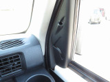 助手席側のエアコン吹き出し口。車内を快適に保ちます。