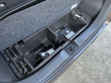 トランク下には大きな収納スペースが有りさらにたくさんの荷物が積めます