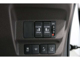 ◆◆両側電動スライドドア!!荷物で手が塞がる時など簡単にドアの開閉が出来ます!何より力いらずで開閉OK!女性やお年寄りにも優しい♪電動機能はOFFにもできますから元気なお子様の駆け出しも安心!