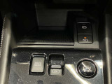 快適なドライブを叶えるため、シフトノブの周囲にe-POWERモードスイッチをはじめ、プッシュパワースターターやEVモードスイッチなどを配置し、操作性を高めています。