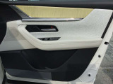 運転席のドアトリムとパワーウィンドウスイッチです。