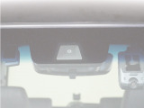 ◆Honda SENSING◆ カメラ等装置で精度の高い検知能力を発揮、安全運転を支援します。ステアリング上のコントローラーに注目!