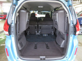 リアシートを倒せば広々荷室の出来上がり。アレンジ次第でさまざまな荷物が積み込めますよ。