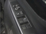 ◆パワーウィンドウスイッチ◆運転席から全席の窓の開閉操作を行うことが出来いつでも換気ができます!