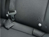 ◆ISOFIX◆シートベルトいらずでチャイルドシートと固定金具を連結するだけでガッチリ固定できます。