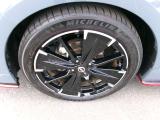 NISMO tuned e-POWER 4WD専用17インチアルミホイール。