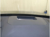 ヘッドアップディスプレイを装備しております。運転中視線を外すことなく速度を確認できます。