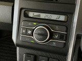 【オートエアコン】AUTOボタンを押してお好みの温度を設定!快適な室温でドライブをお楽しみいただけます♪