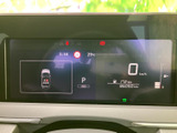視認性の高いメーターで、車の状態を一目で確認できます。シンプルでわかりやすい表示で、運転をサポートします。
