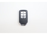 スマートキーはカバンの中やポケットに携帯するだけでドアロックの開閉・エンジンスタートが可能です!