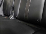 ◆ISOFIX◆シートベルトいらずでチャイルドシートと固定金具を連結するだけでガッチリ固定できます。