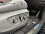 パワーシート搭載。微妙な調整が手軽にでき、ピッタリのポジションで運転することが可能です。