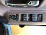 パワーウィンドウつきで窓の開閉もラクラク♪更に電動格納ドアミラー付!