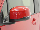 ◆ドアミラーウインカー◆ドアミラーにウインカーを装備しています。対向車に自身の進行方向を合図し安全に運転できます。